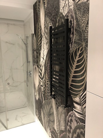 Łazienka z grzejnikiem Lena 430x 950 ral 9005 mat